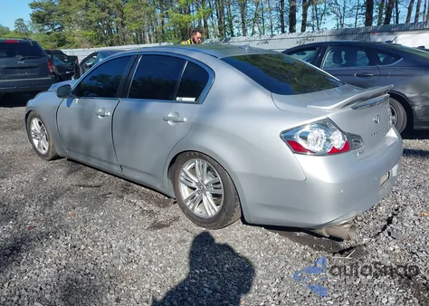 2015 Infiniti Q40 z USA, uszkodzony, nr VIN JN1CV6AR9FM522984